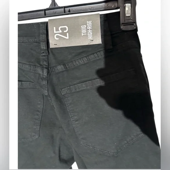 BDG Twig Ripped High-Waisted Skinny Jean - Black Size 25 New with Tag - Picture 5 of 16